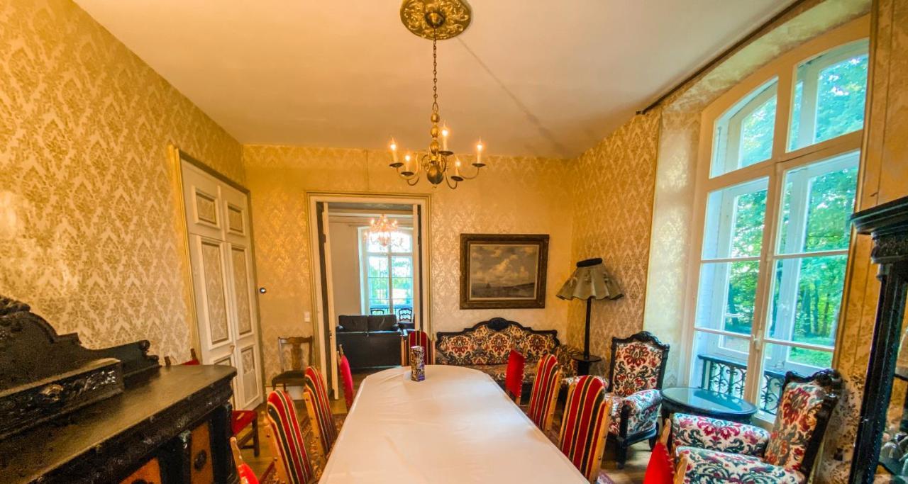 Private Castle With Park - Chateau Guillermo La Moncelle 외부 사진